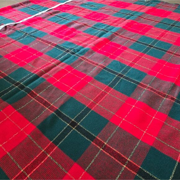 Vintage Vera Neumann Christmas Rectangular Tablecloth Red Green Gold - Picture 7 of 7